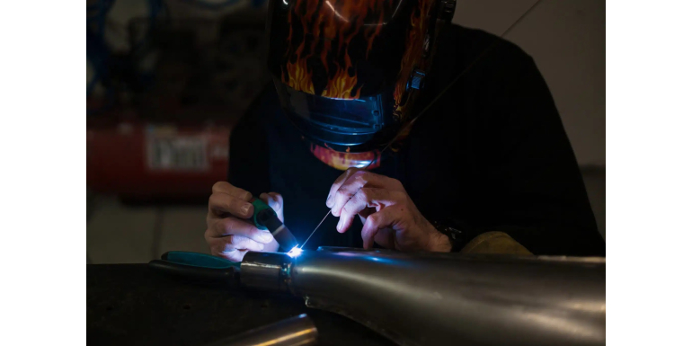 Laser welding vs traditional welding: comparing technologies